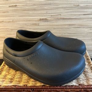 CROCS ON-THE-CLOCK WORK SLIP-ON men’s 8 women’s 9.5